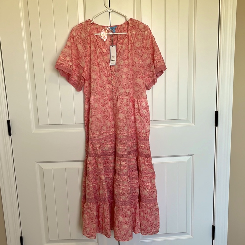 Size L NWT Draper James dress with separate lining. Light weight & flowy